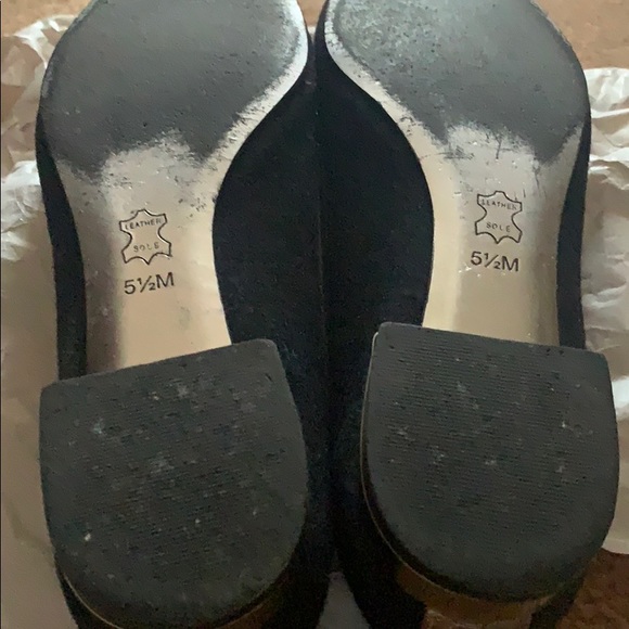 TORY BURCH 5.5 M SILVER LOGO BUCKLE FLATS SHOES - Picture 9 of 16